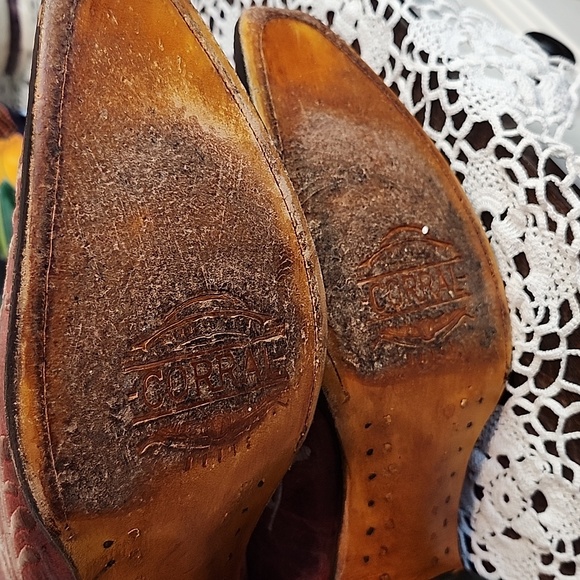 Corral Women's Distressed Leather Boots Size 9 Intricate Floral Embroidery - Picture 11 of 16
